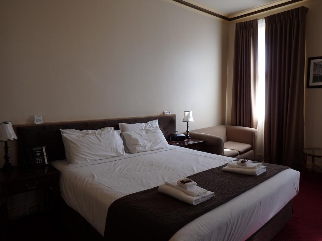 The Glenferrie Hotel Хоторн Экстерьер фото